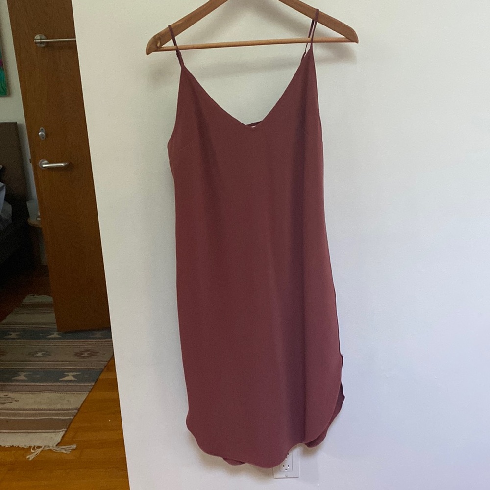Elegant slip dress in a soft burgundy color